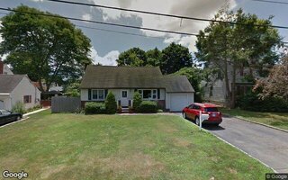 70 Tippin Dr, Huntington Station, NY 11746
