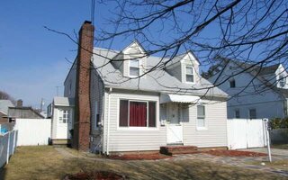 70 W Raymond Ave, Roosevelt, NY 11575