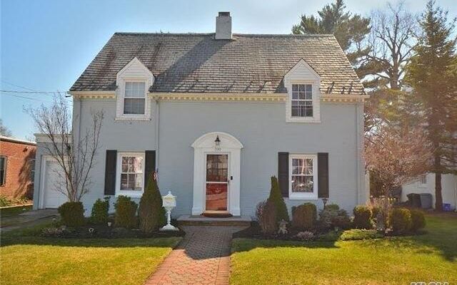700 W Carl Ave, North Baldwin, NY 11510