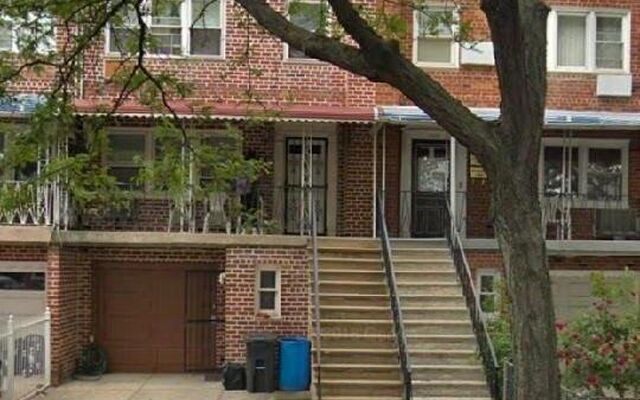 707 E 81st St, Brooklyn, NY 11236 (Porch)