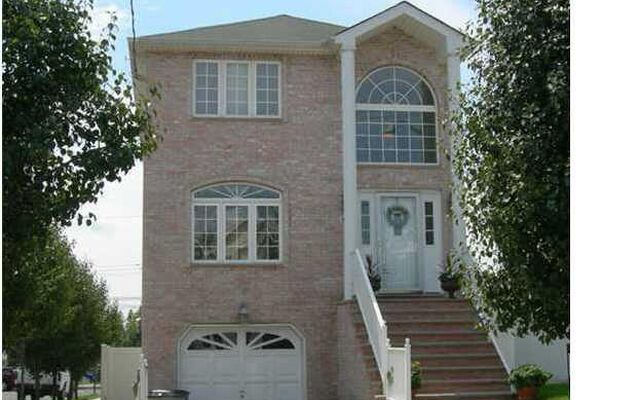 71 Churchill Ave, Staten Island, NY 10309