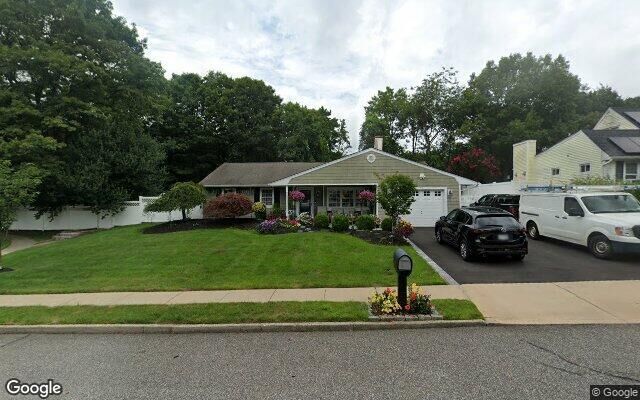 71 Clymer St, Port Jefferson Station, NY 11776