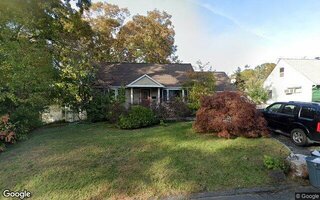 71 E 20th St, Huntington Station, NY 11746