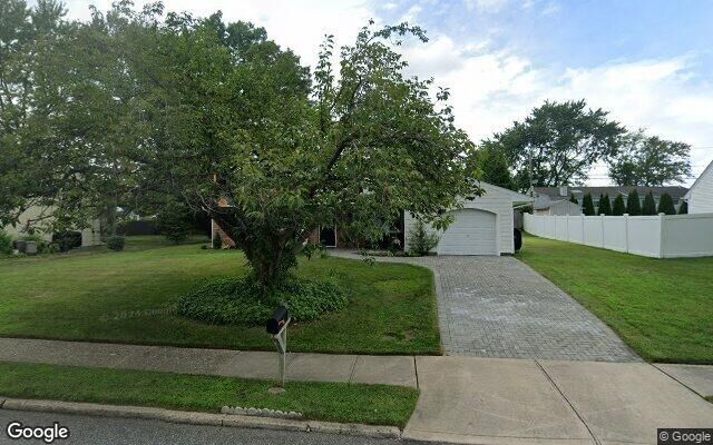 71 Rush St, Port Jefferson Station, NY 11776