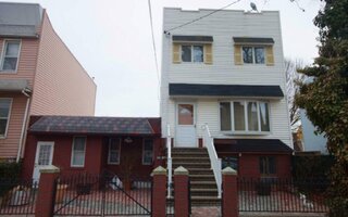 7150 71st St, Glendale, NY 11385