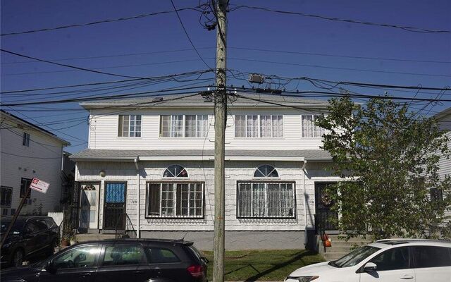 72-36 Almeda Ave, Arverne, NY 11692 (House View)