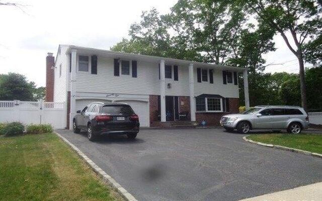 72 Hurtin Blvd, Smithtown, NY 11787 (Road)
