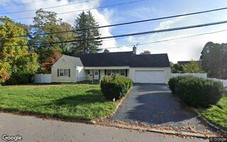 722 Clinton St, Westbury, NY 11590