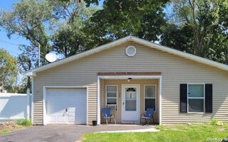 723 Macdonald Ave, Bellport, NY 11713