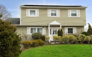 729 Bellport Ave, Bellport, NY 11713
