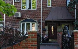 73-46 Vleigh Pl, Flushing, NY 11367
