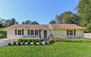 73 Carlton Dr E, Shirley, NY 11967