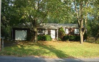 731 Old Medford Ave, Medford, NY 11763