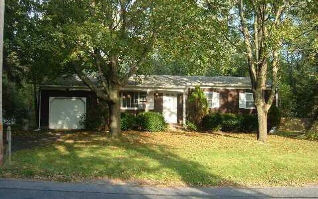 731 Old Medford Ave, Medford, NY 11763