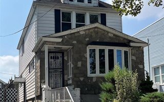 7332 53rd Rd, Maspeth, NY 11378
