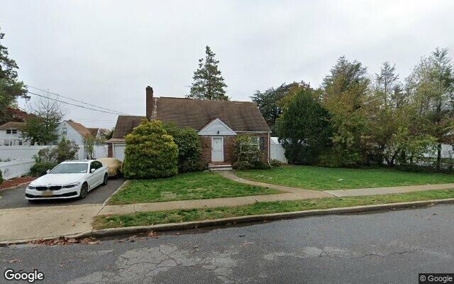 734 Henry St, Uniondale, NY 11553