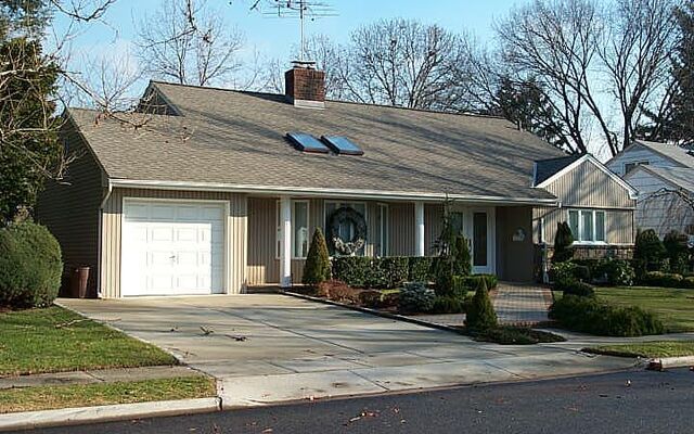 739 Wildwood Rd, West Hempstead, NY 11552