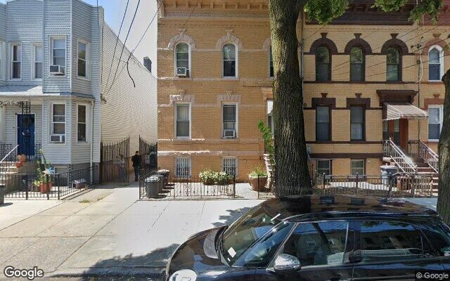 74-40 65th St, Glendale, NY 11385