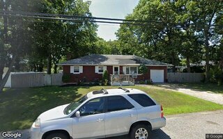 74 Coates Ave N, Holbrook, NY 11741