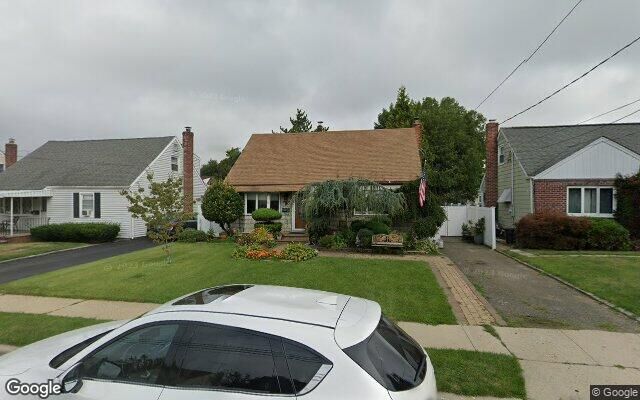 74 Virginia Ave, Plainview, NY 11803