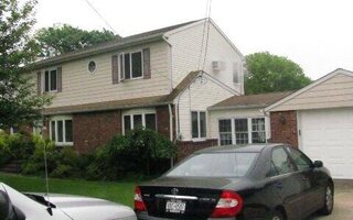 74 Webster Ave, West Islip, NY 11795