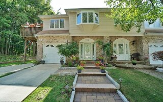 742 Maguire Ave, Staten Island, NY 10309