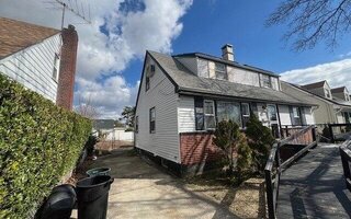 747 New St, Uniondale, NY 11553
