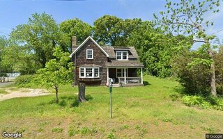 749 E Main St, Kings Park, NY 11754