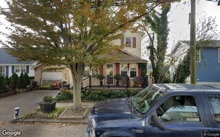 749 S 6th St, Lindenhurst, NY 11757