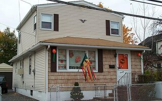 75 Gotham Ave, Elmont, NY 11003