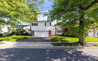 757 Bonnie Dr, Baldwin Harbor, NY 11510