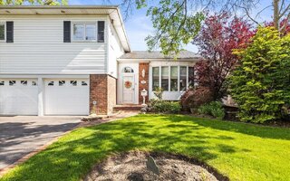 757 Bonnie Dr, Baldwin Harbor, NY 11510