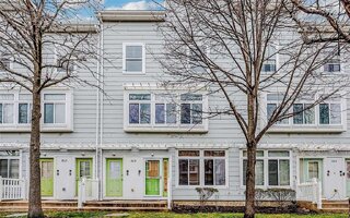 76-10 Aquatic Dr, Arverne, NY 11692