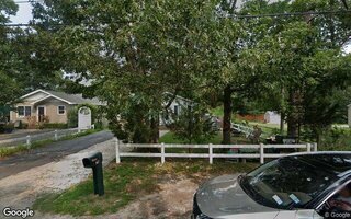 76 Riverside Ave, Riverhead, NY 11901