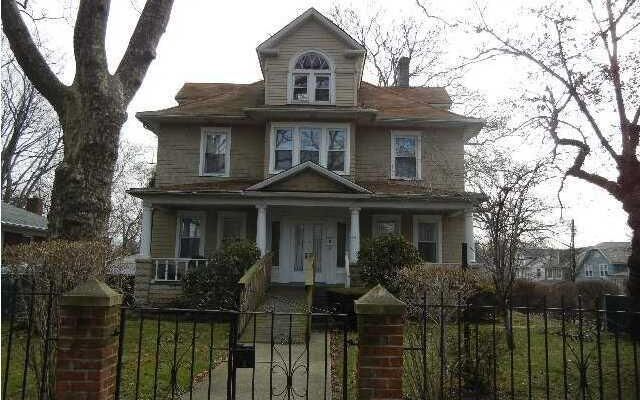 77 Bard Ave, Staten Island, NY 10310