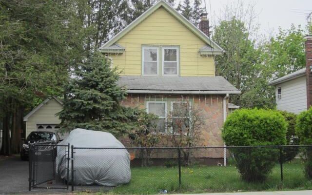 77 Cameron Ave, Hempstead, NY 11550