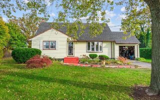 77 Kevin St, Farmingdale, NY 11735