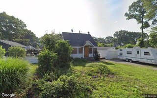 77 Poospatuck Ln, Mastic, NY 11950