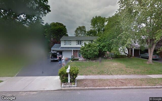 77 Ridge Rd, Smithtown, NY 11787