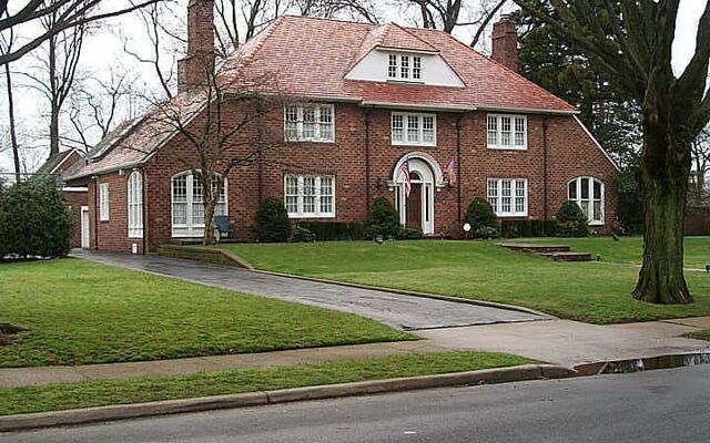 77 Westminster Rd, Garden City, NY 11530