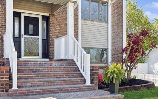 771 Greenbelt Pkwy W, Holbrook, NY 11741