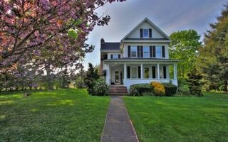 7735 Main Rd, East Marion, NY 11939