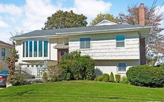 775 Vivian Ct, Baldwin, NY 11510
