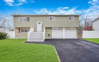 78 Arpage Dr E, Shirley, NY 11967
