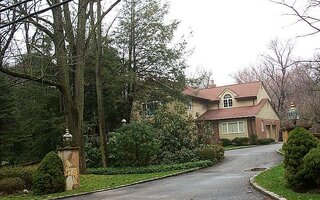 78 Hoaglands Ln, Glen Head, NY 11545