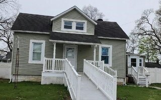 78 Roslyn St, Islip Terrace, NY 11752
