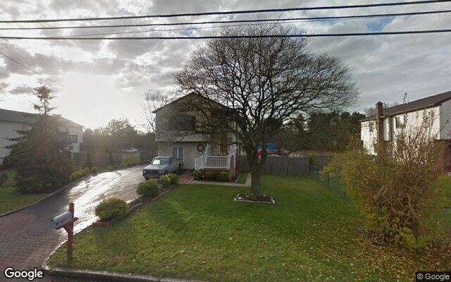 780 Wisconsin Ave, Bay Shore, NY 11706