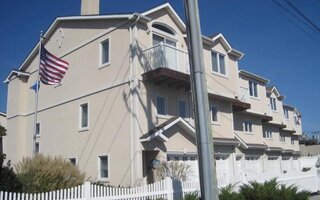 781 W Park Ave #105, Long Beach, NY 11561