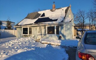 79 Schoolhouse Rd, Levittown, NY 11756