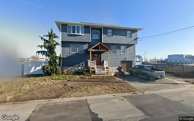 798 S Wellwood Ave, Lindenhurst, NY 11757